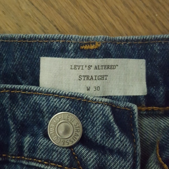 Levi's Altered Button Up Cut-Off Shorts - Picture 3 of 4